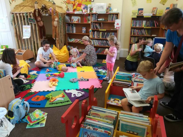 kids corner playing